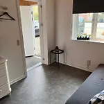 Hyggeligt Lille Anneks Taet Pa Appartement *